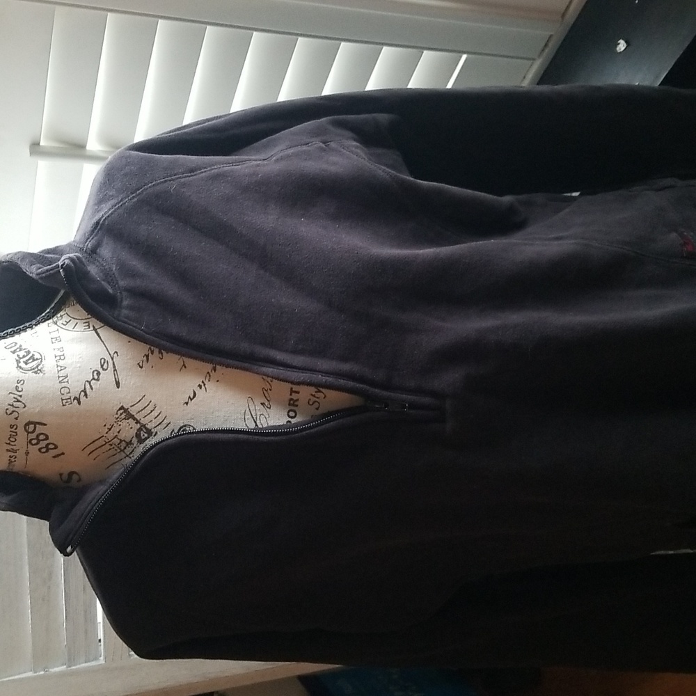 Woolrich  ladies black pullover. SIZE MEDIUM